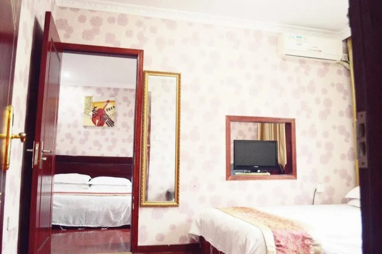Hushang Hotel