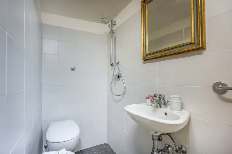 Arno Apartment B by Mmega