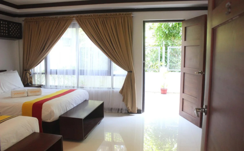 Veranda Suites and Restaurant