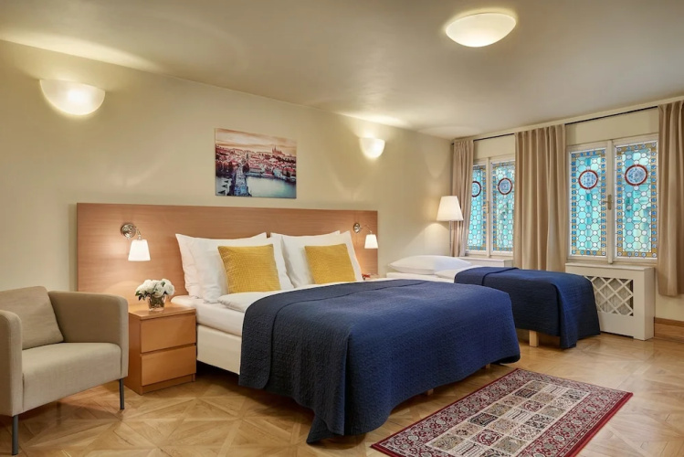 Mostecká 12 Residence