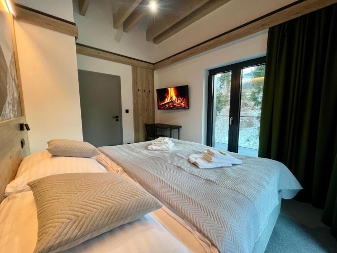Deluxe Apartment