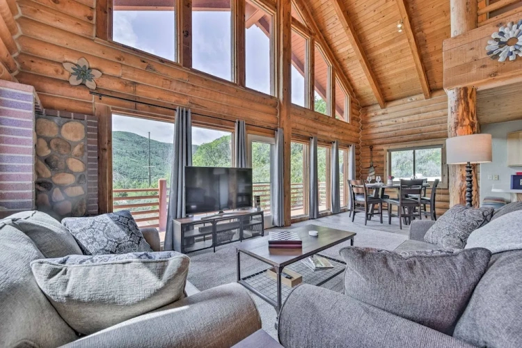 4 Bedrooms Cottage with balcony