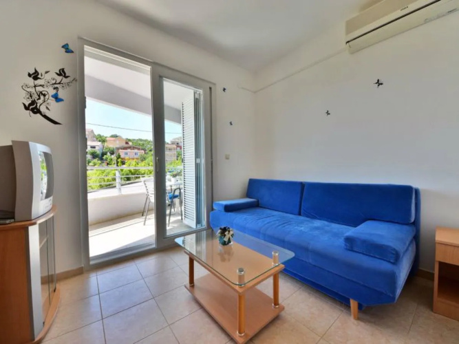 Apartment Sani Karlobag 30011
