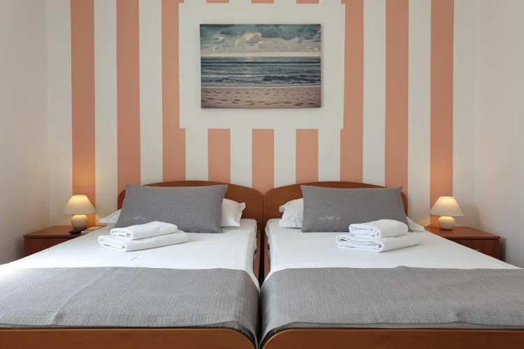 Sunset Split Rooms