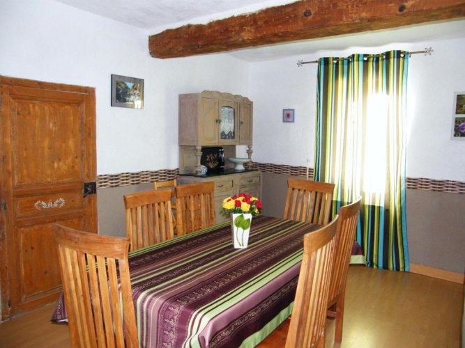4 Bedrooms Cottage