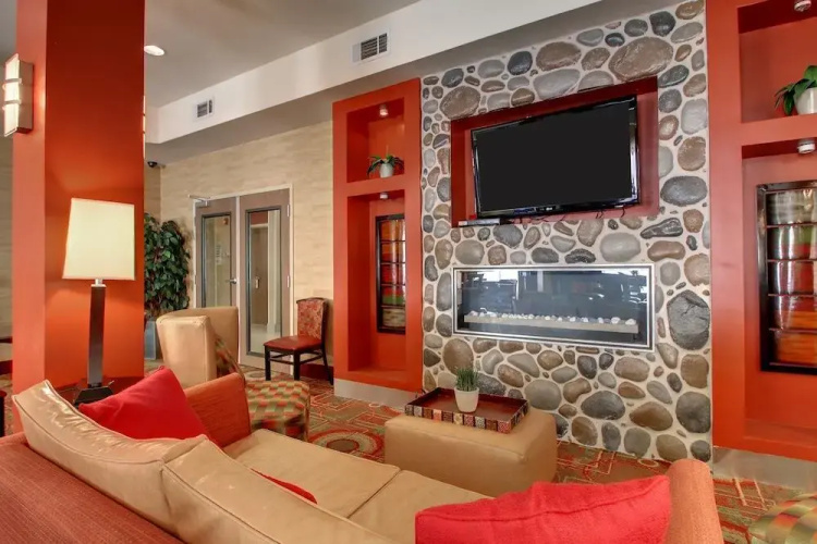Holiday Inn Express Winona North