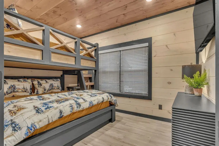 Pigeon Forge Large Cabins