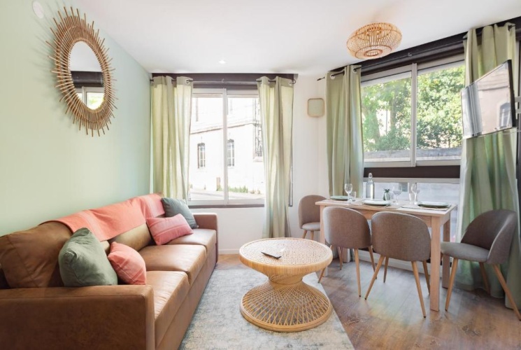 Deluxe Apartment