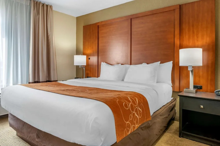 Comfort Suites