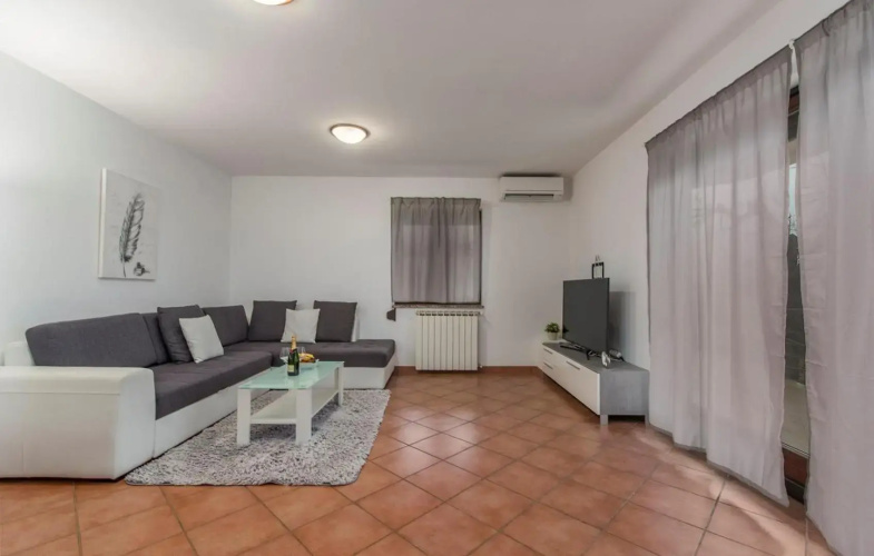 Apartment Narcisa with Terrace