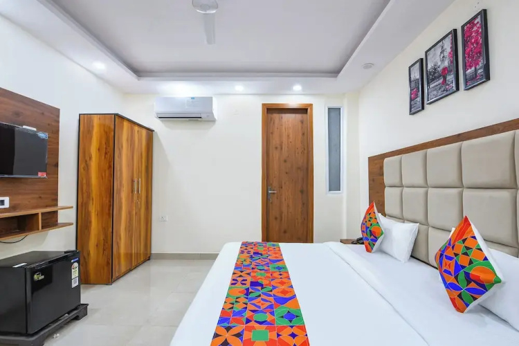 Fabhotel Evergreen