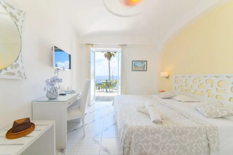 Standard Triple room with balcony and with view