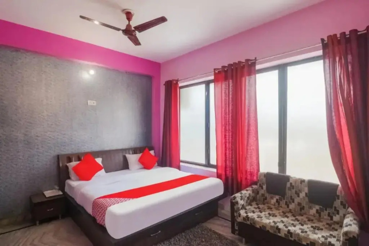 Pushp Vatika by OYO Rooms