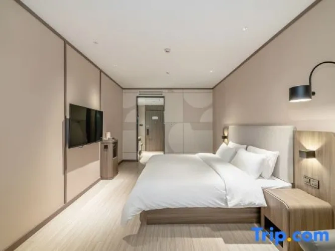 Superior Double room with street view