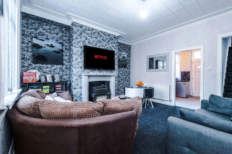 Stunning Three Bed House in Bradford