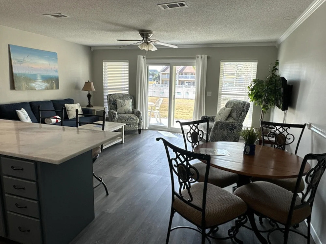 9 A, One Bedroom Condo