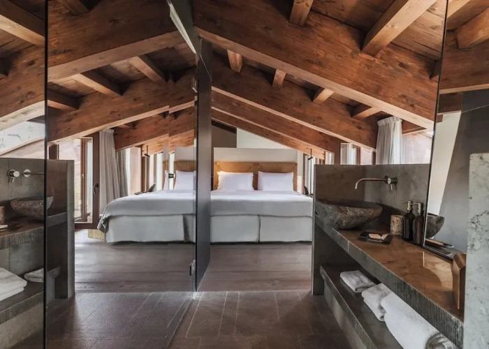 Suite with balcony