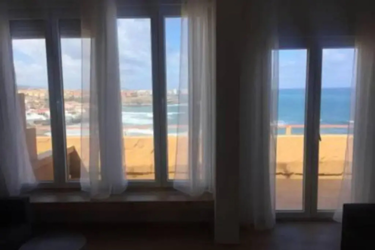 Big, large cozy apartment with sea view