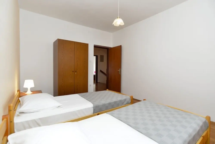 4 Bedrooms Standard Apartment