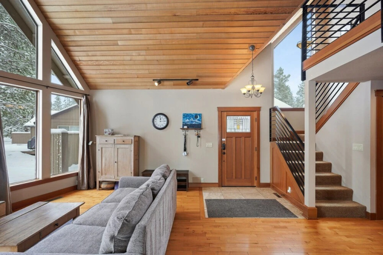 8 Mt Baker Home with Hot Tub by RedAwning