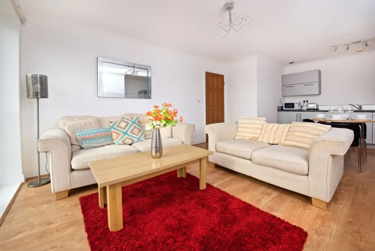 Impeccable 2-bed Apartment