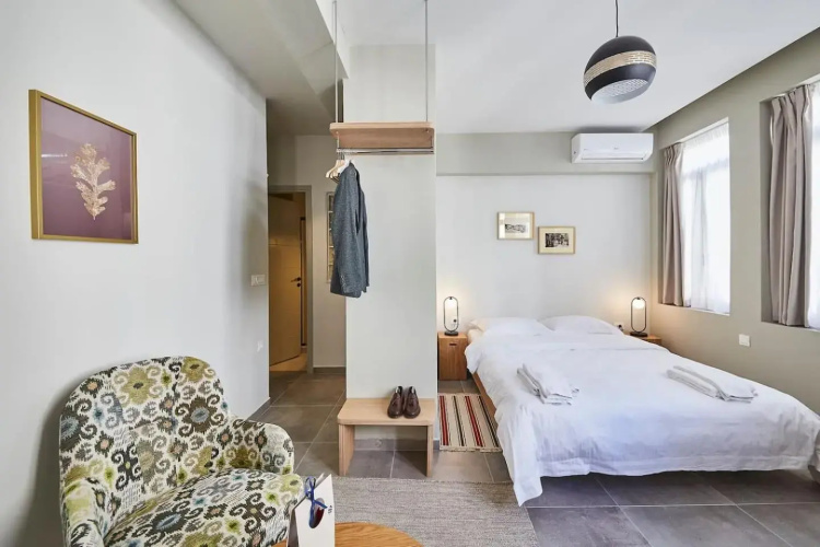 Be based near Acropolis, in an exquisite studio!