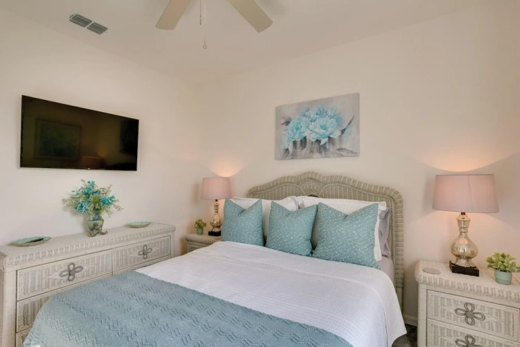4 Bedrooms Cottage