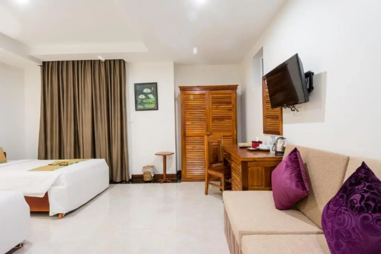 Standard Double room with balcony and with city view