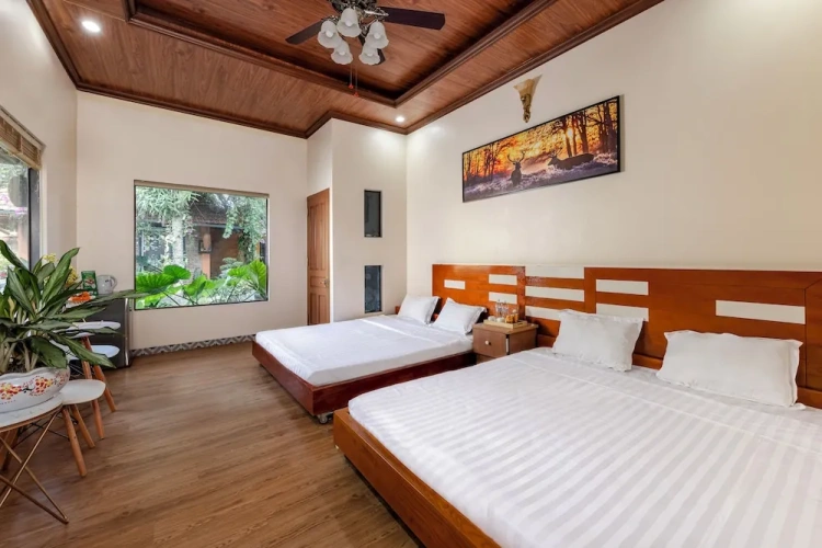 Standard Family room with garden view