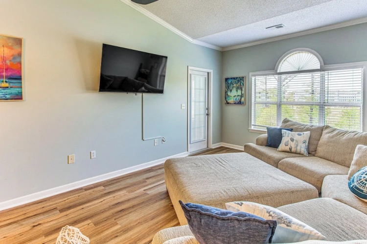 3 Bedrooms Apartment