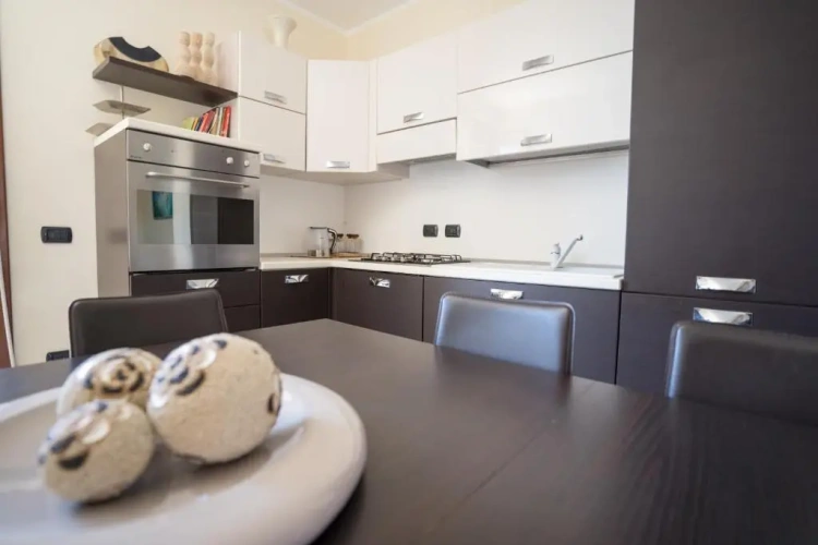 3 Bedrooms Apartment