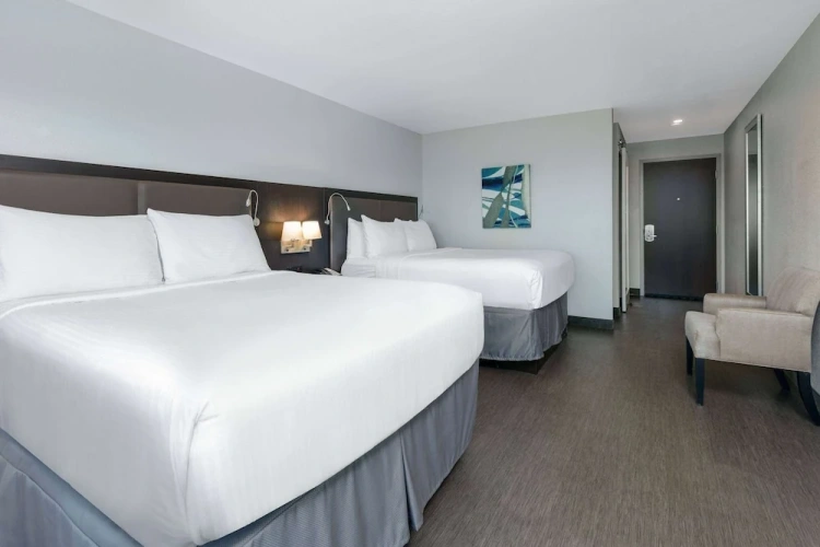 Quadruple Suite with balcony and with city view