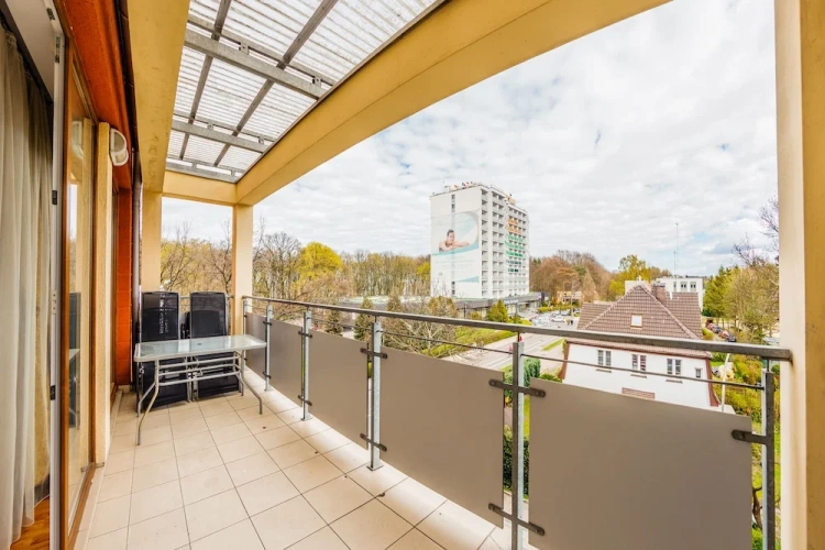 Apartment with balcony