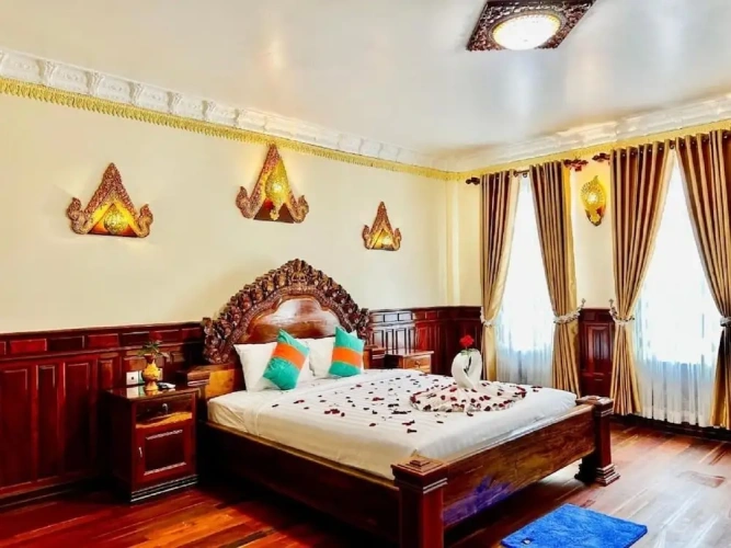Deluxe Double room with city view
