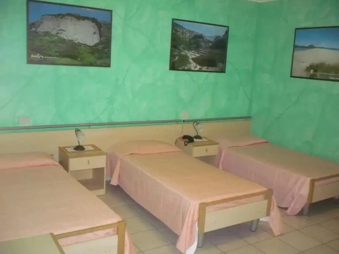 Standard Triple room