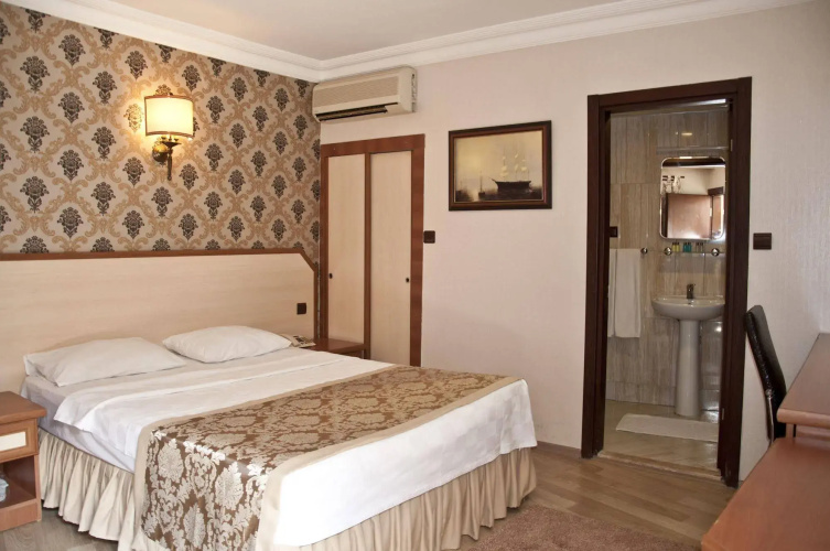 Ronax Hotel