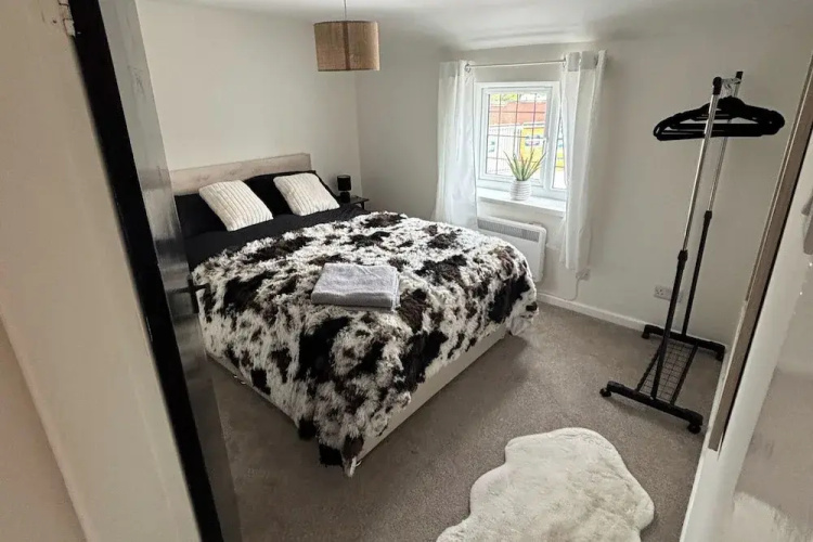 Cottage - Sleeps 4 - Pet Ok - Patio - Parking