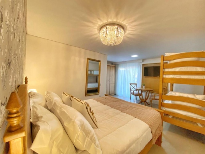 Deluxe Family Suite