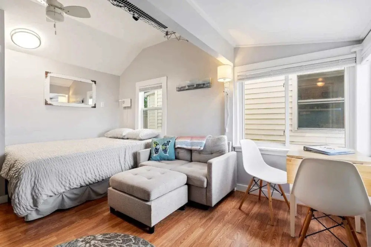 Just Beachy Charming Studio!
