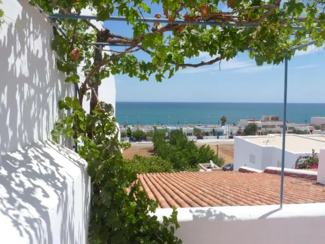 Apartment with balcony and with sea view