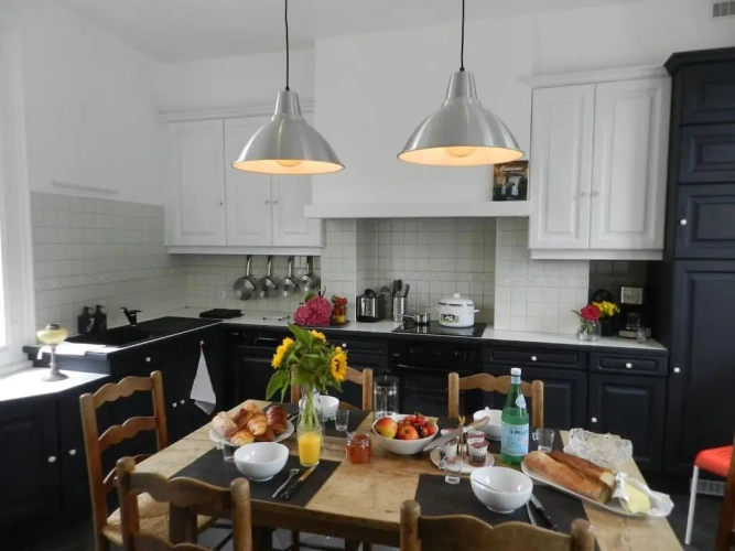 4 Bedrooms Cottage