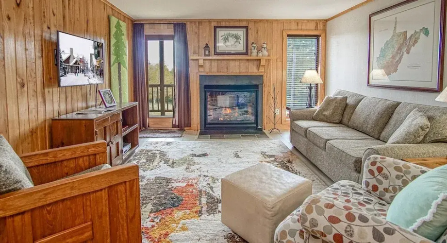 2 Br: Powderidge17: Slope Side on the Shuttle Route-clean and Spacious!