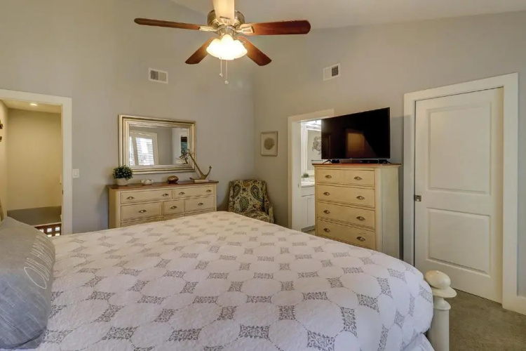 181 Beachwalk 3 BR Condo Shipyard