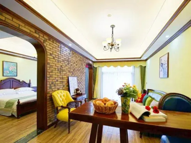 Mogan Mountain Xiaofeng Mujing Xiangye Hot Spring Hostel