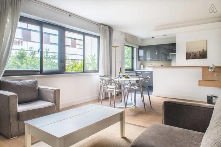 Renovated Flat 2 Minutes From the Champs-élysées