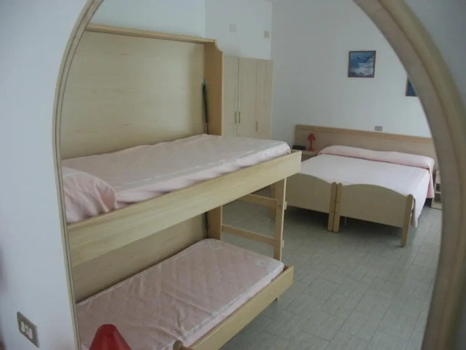 Standard Triple room with sea view