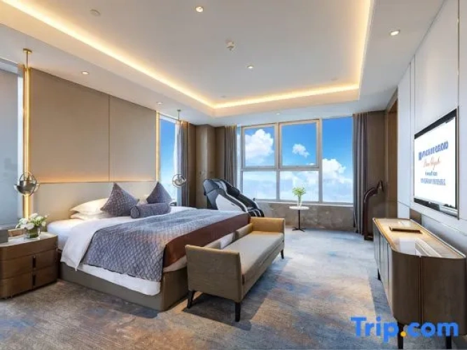 Premier Suite with city view