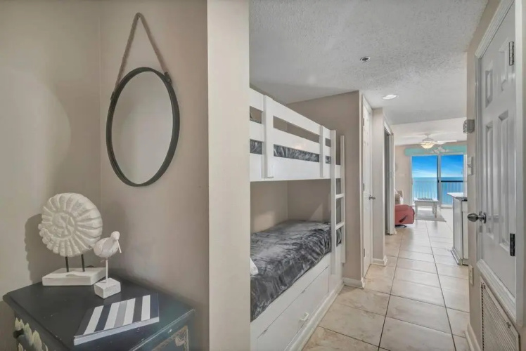 Four Winds 804 - Beachfront 2bd/2ba - Elevator replacement 4/4 to 5/24