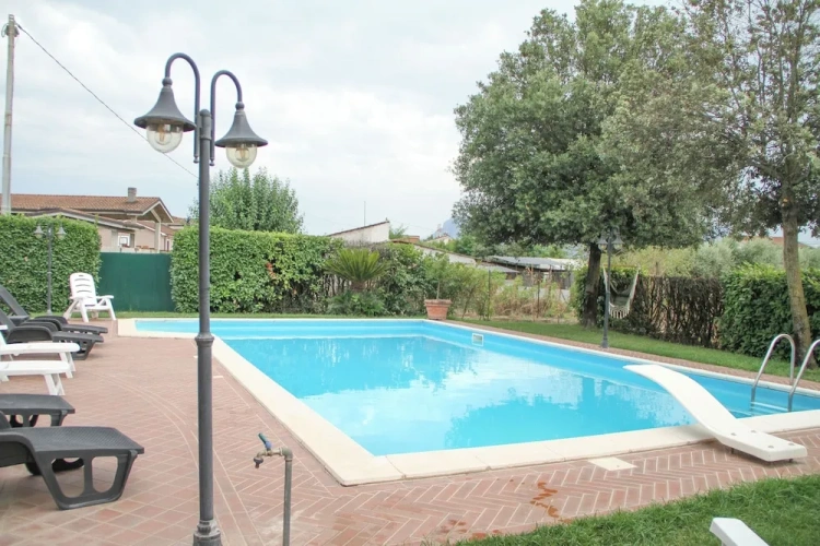 4 Bedrooms Villa with balcony