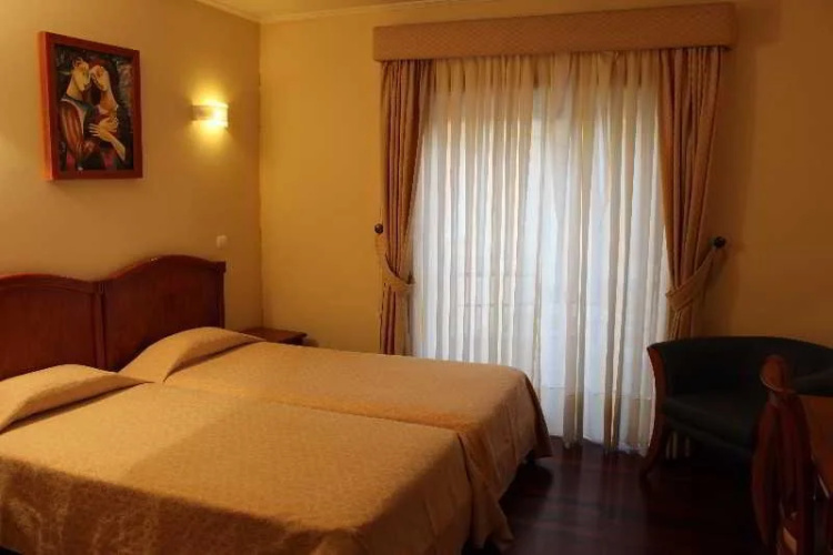 AJ Hotel